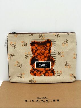 Coach Large Pouch Wristlet 30 With Vandal Gummy